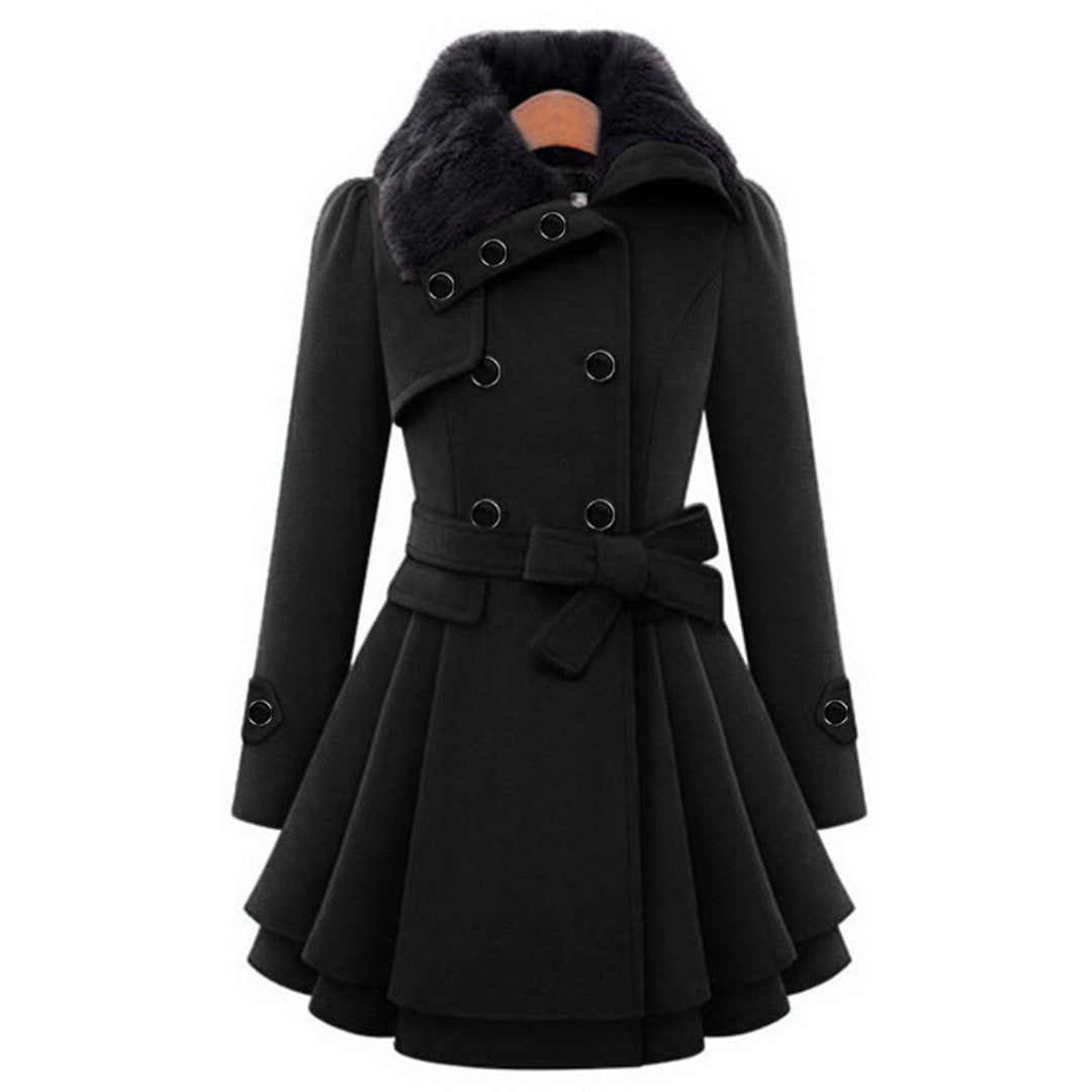 Voorkant zwarte warme en lange winterjas met bontkraag voor dames