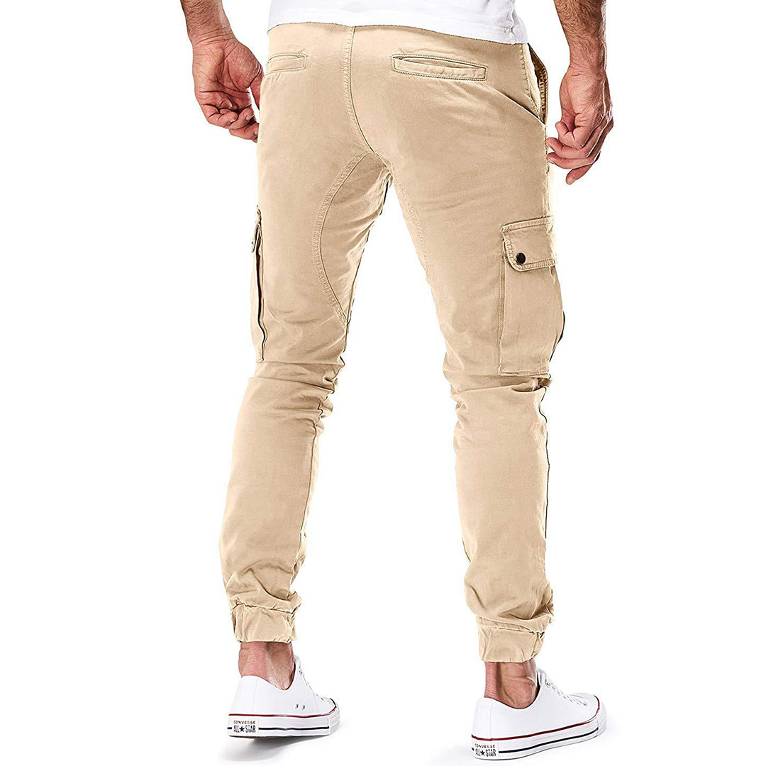 Achterkant beige cargo broek met zakken voor heren 