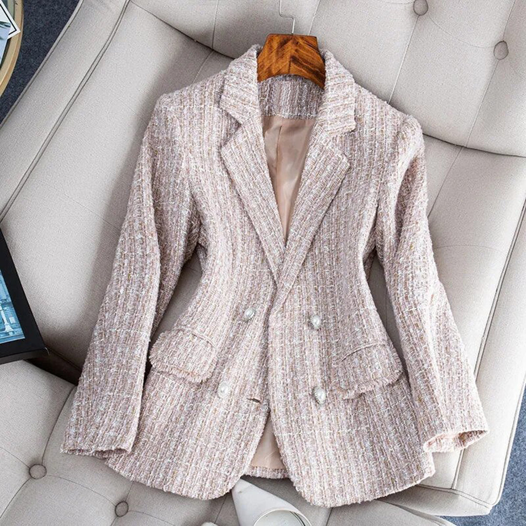 Voorkant roze geruite en getailleerde blazer jas voor dames