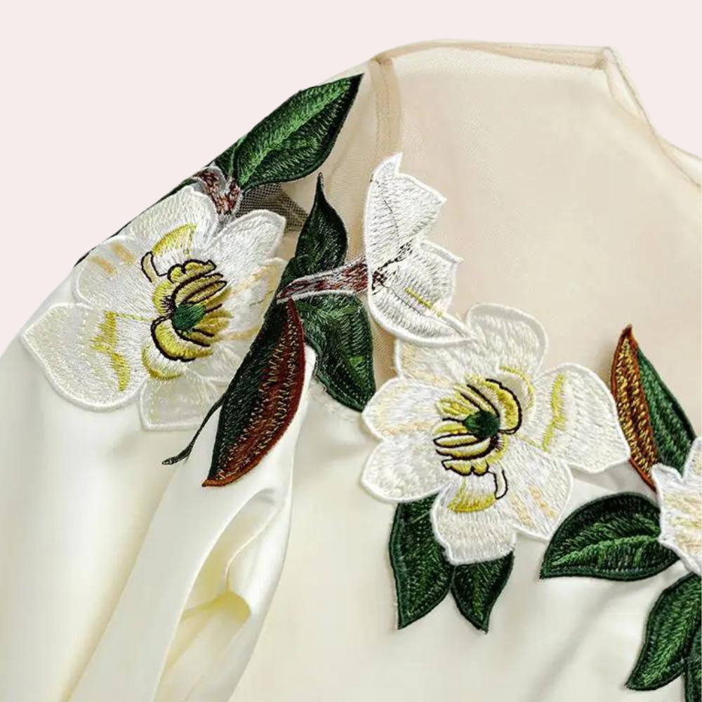 Elegante gebloemde damesblouse