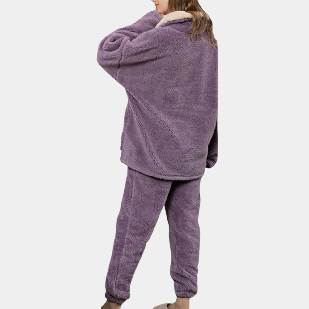 Comfortabele en donzige pyjamaset voor dames